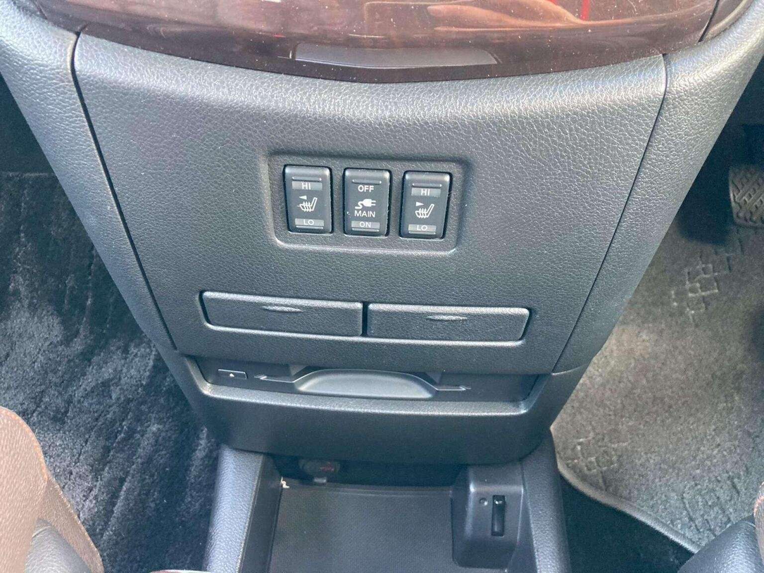 2010 NISSAN ELGRAND 2010 NISSAN ELGRAND