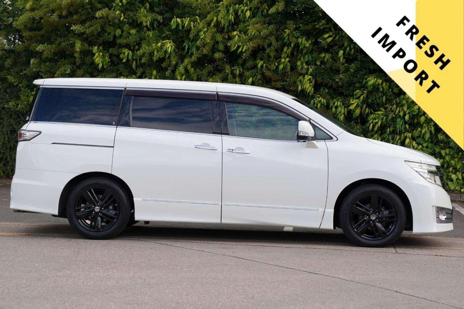 A 2010 NISSAN ELGRAND 2.5 Rider 5dr 8 Seats A 2010 NISSAN ELGRAND 2.5 Rider 5dr 8 Seats