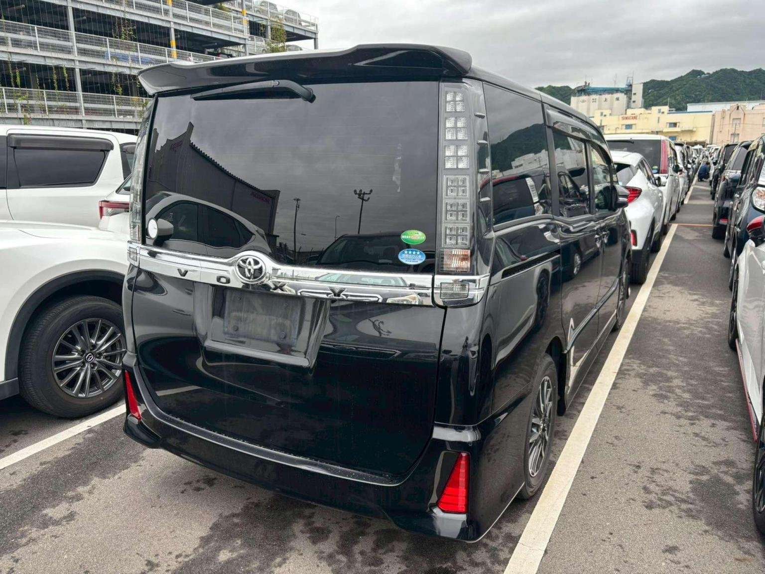 A 2014 TOYOTA VOXY 2.0 ZS 5dr 7 Seats A 2014 TOYOTA VOXY 2.0 ZS 5dr 7 Seats