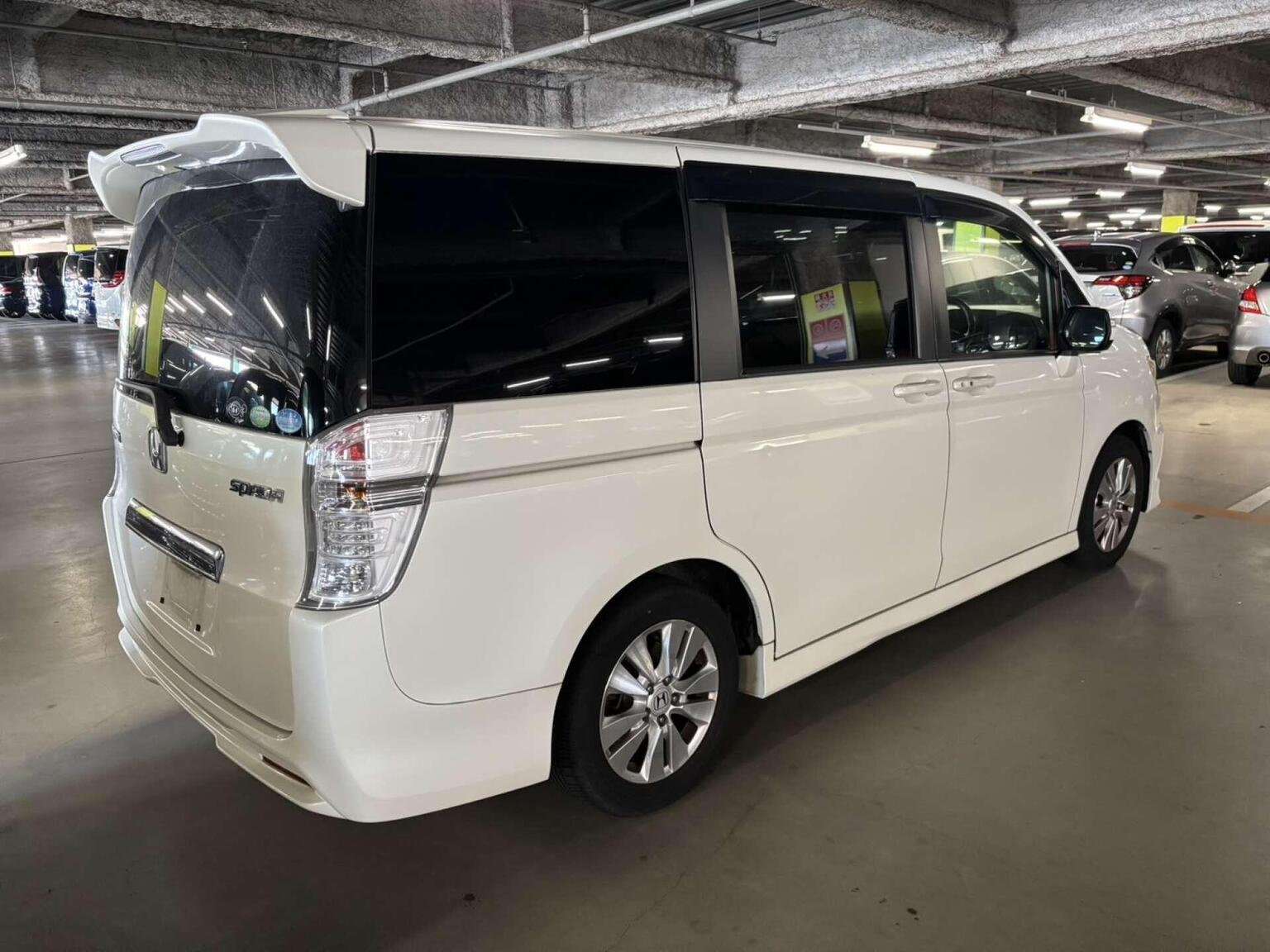 A 2011 HONDA STEPWAGON SPADA Z A 2011 HONDA STEPWAGON SPADA Z