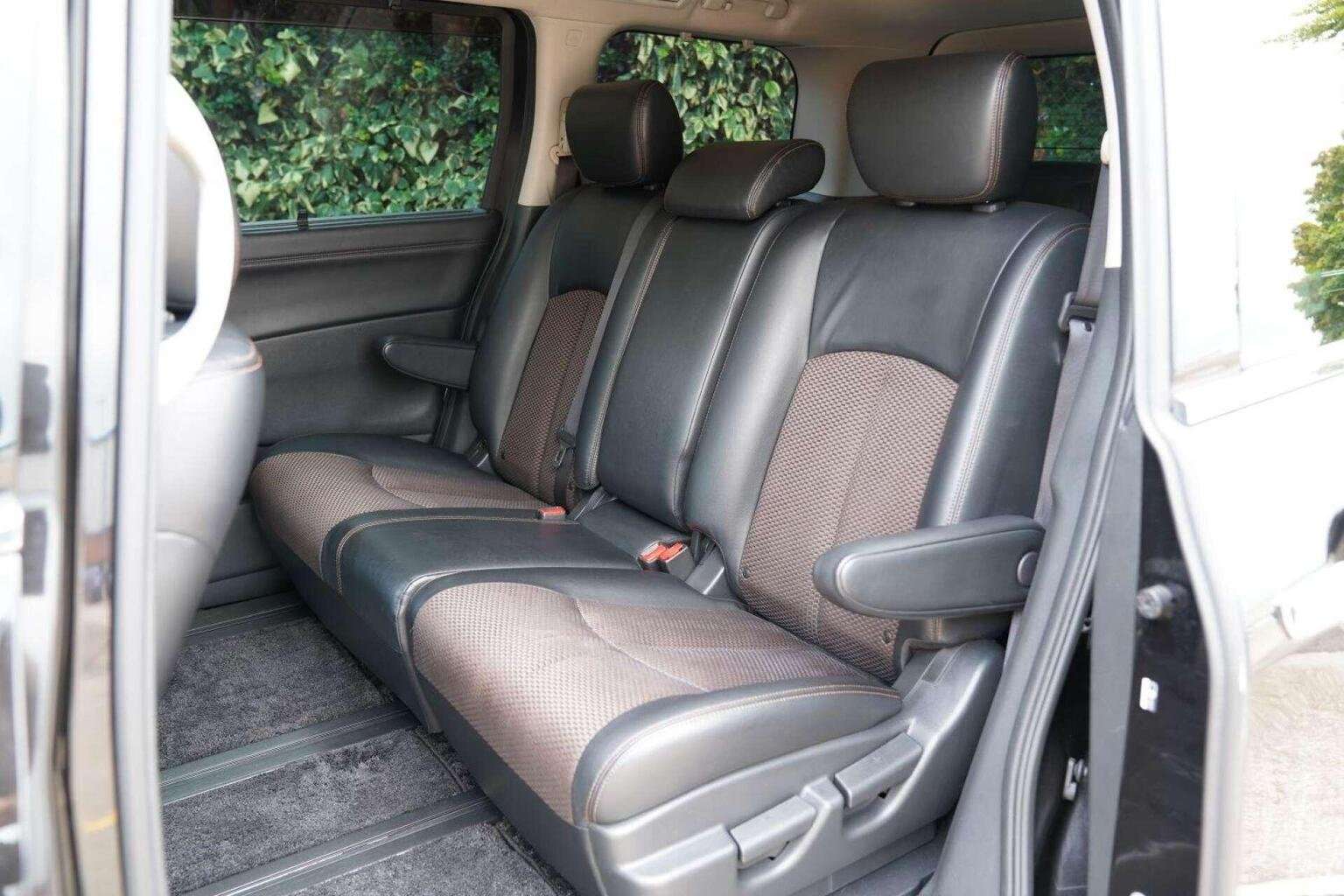 2011 NISSAN ELGRAND 2011 NISSAN ELGRAND