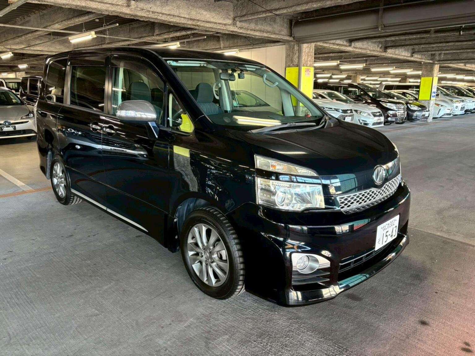 A 2012 TOYOTA VOXY 2.0 ZS Kirameki II 5dr 8 Seats A 2012 TOYOTA VOXY 2.0 ZS Kirameki II 5dr 8 Seats