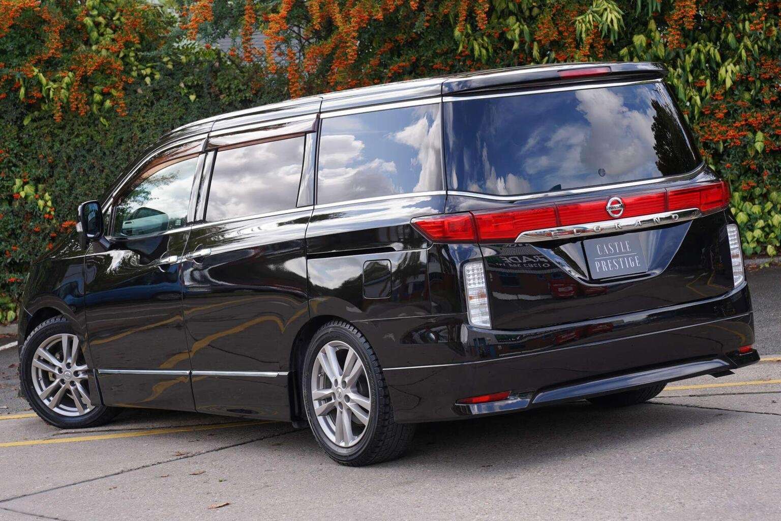 2011 NISSAN ELGRAND 2011 NISSAN ELGRAND