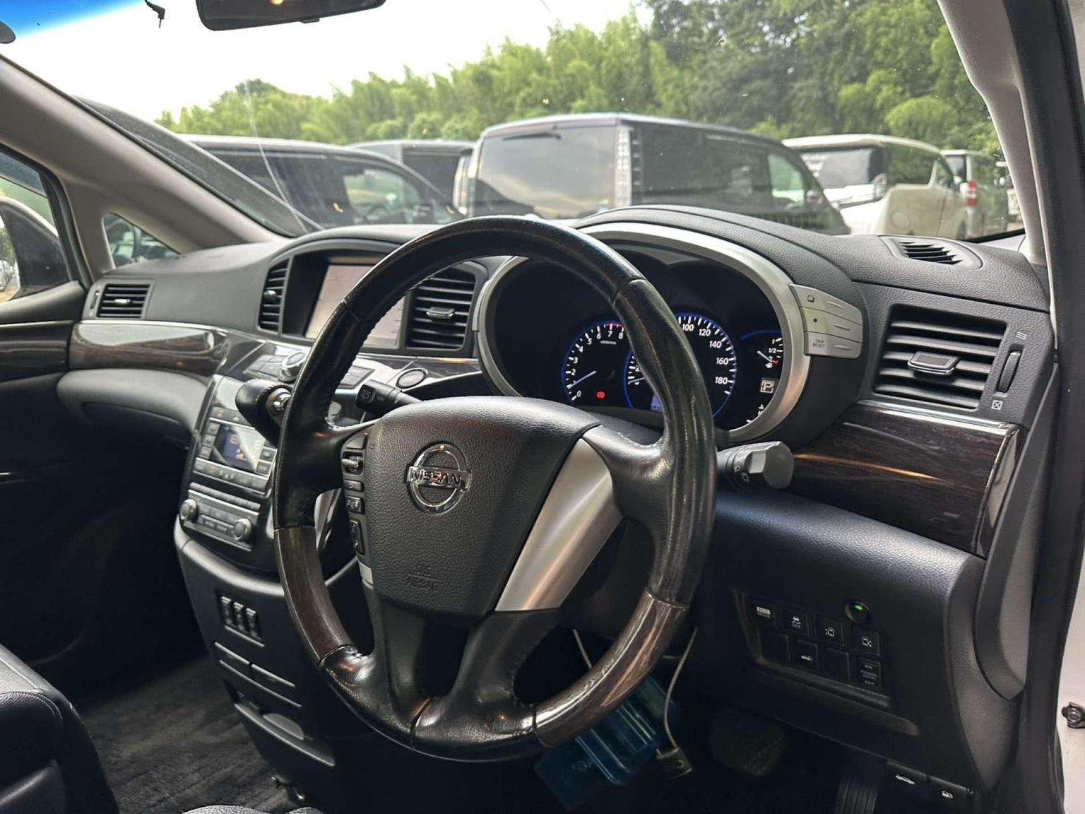 2013 NISSAN ELGRAND 2013 NISSAN ELGRAND