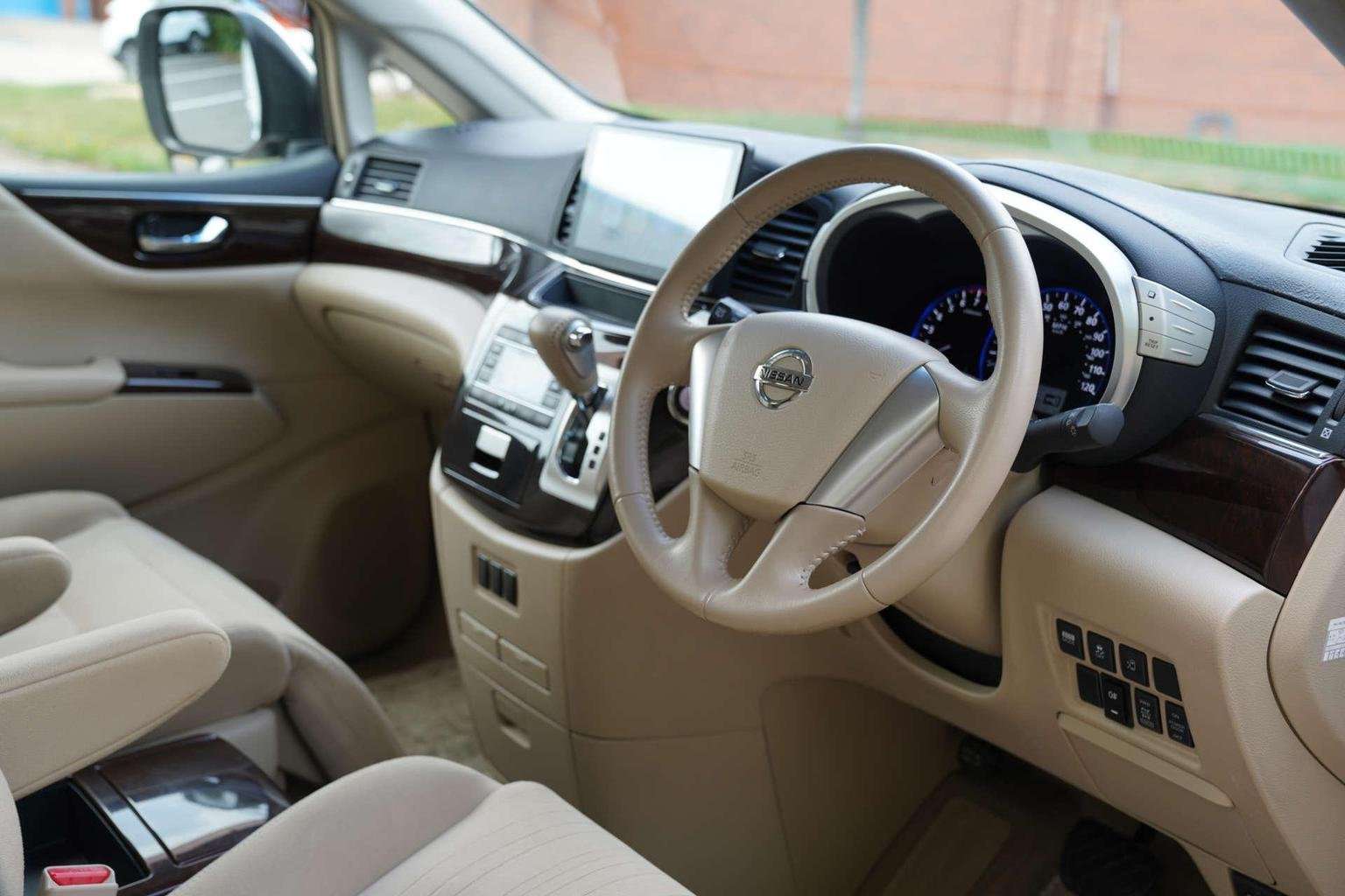 2011 NISSAN ELGRAND 2011 NISSAN ELGRAND