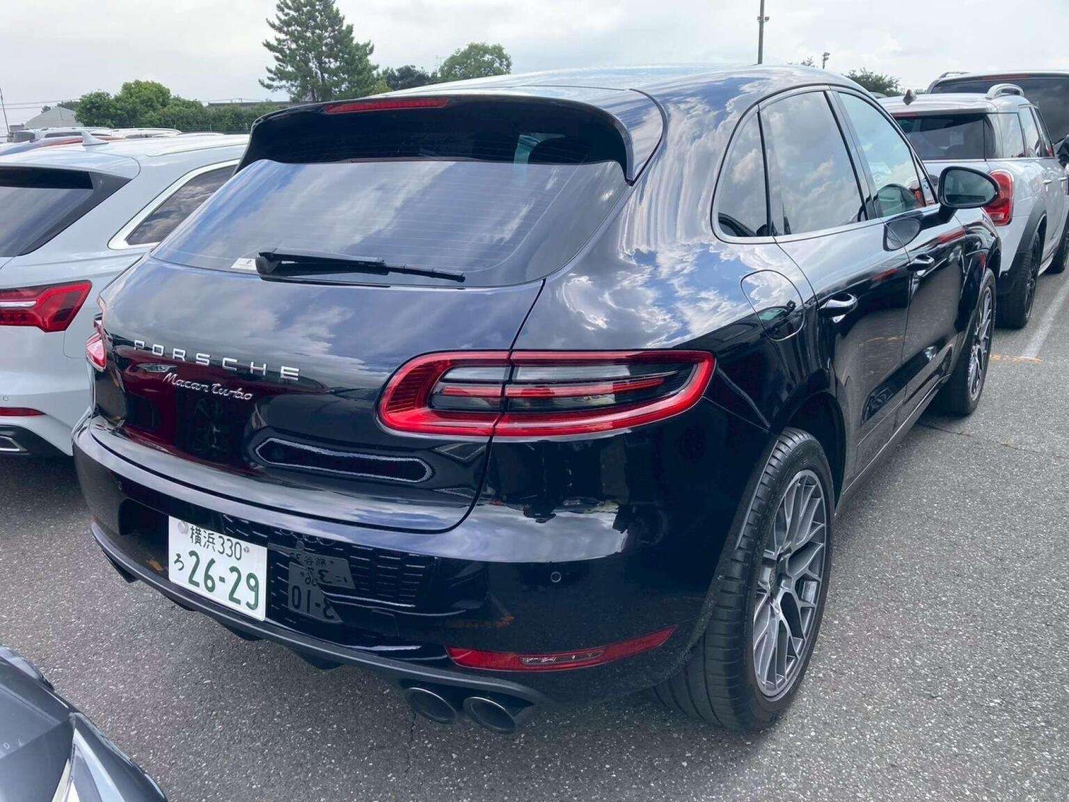 A 2017 PORSCHE MACAN 3.6T V6 Turbo PDK 4WD Euro 6 (s/s) 5dr A 2017 PORSCHE MACAN 3.6T V6 Turbo PDK 4WD Euro 6 (s/s) 5dr
