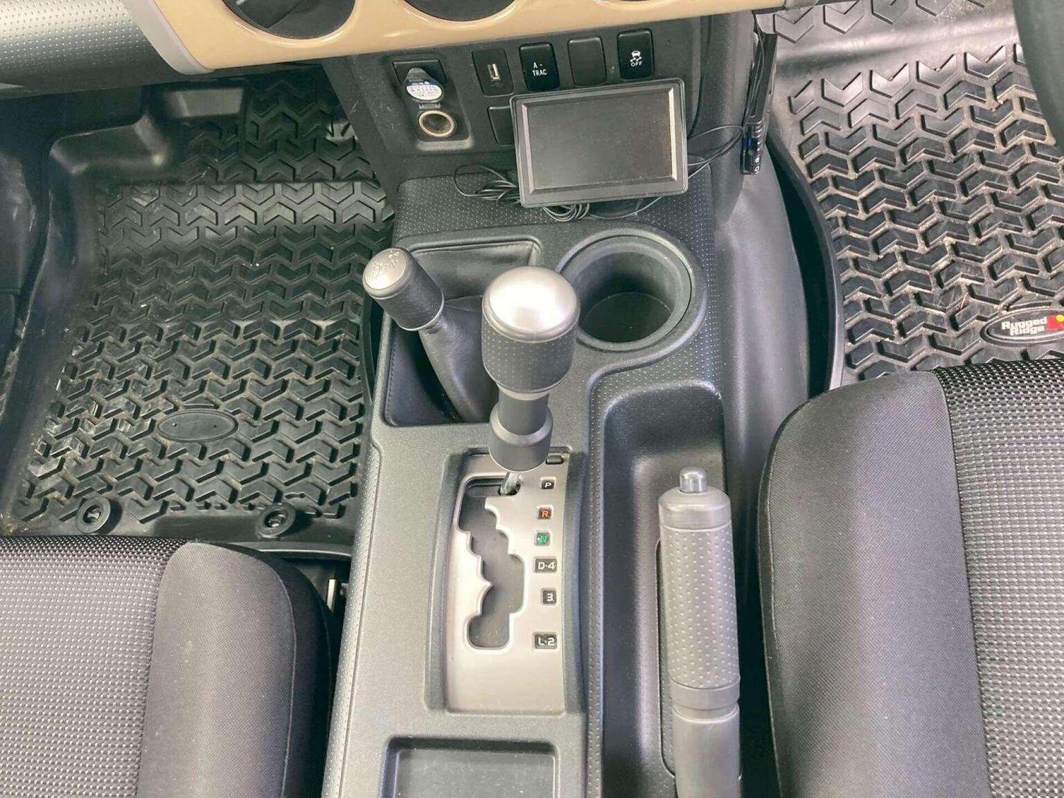 2013 TOYOTA FJ CRUISER 2013 TOYOTA FJ CRUISER