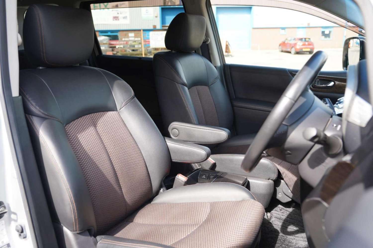 2011 NISSAN ELGRAND 2011 NISSAN ELGRAND