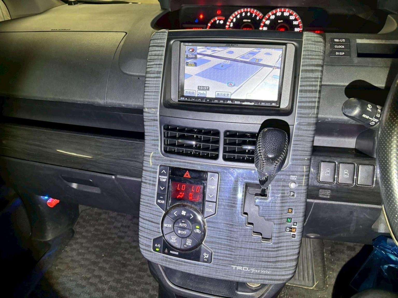 2010 TOYOTA VOXY 2010 TOYOTA VOXY