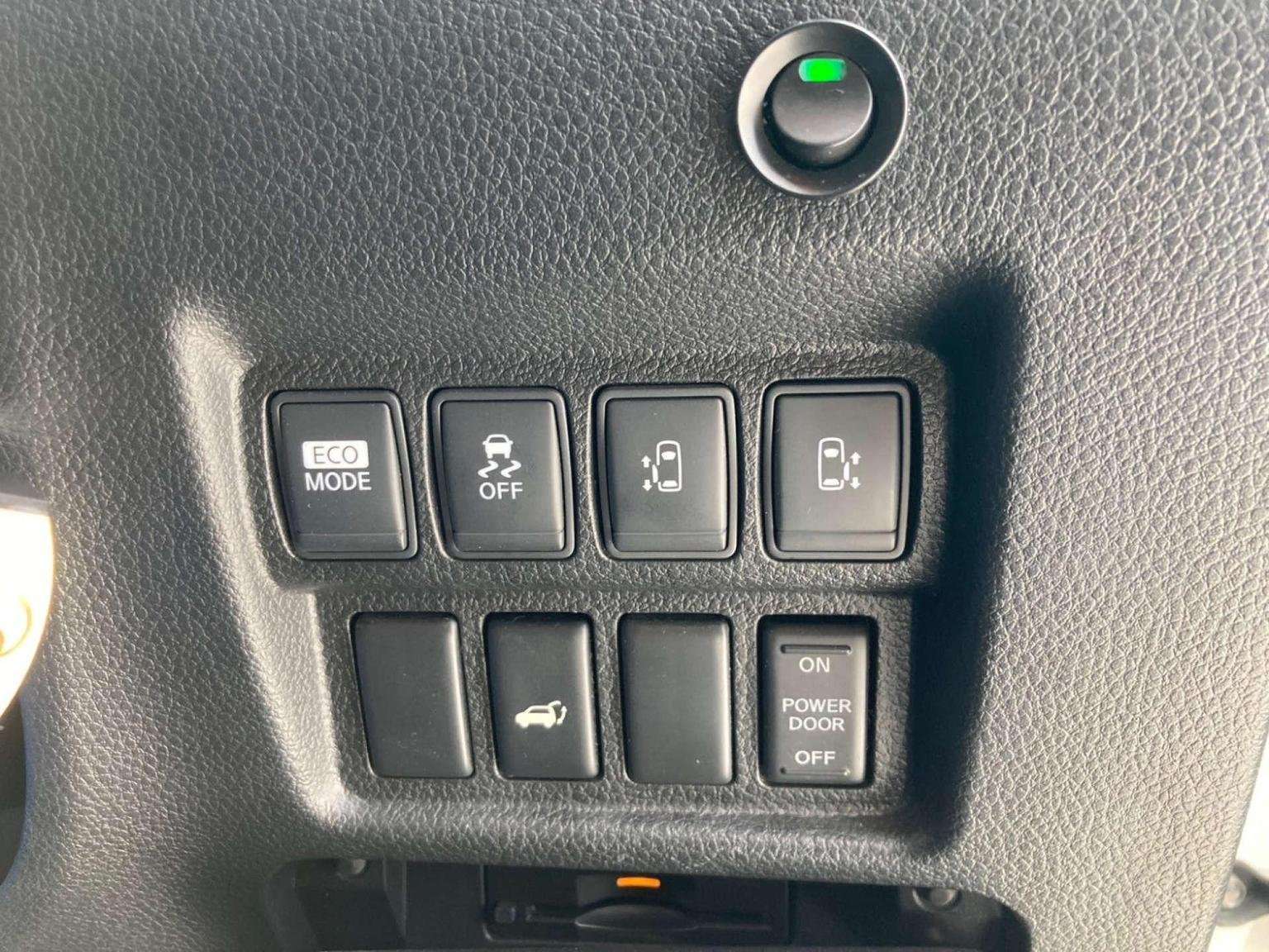 2012 NISSAN ELGRAND 2012 NISSAN ELGRAND