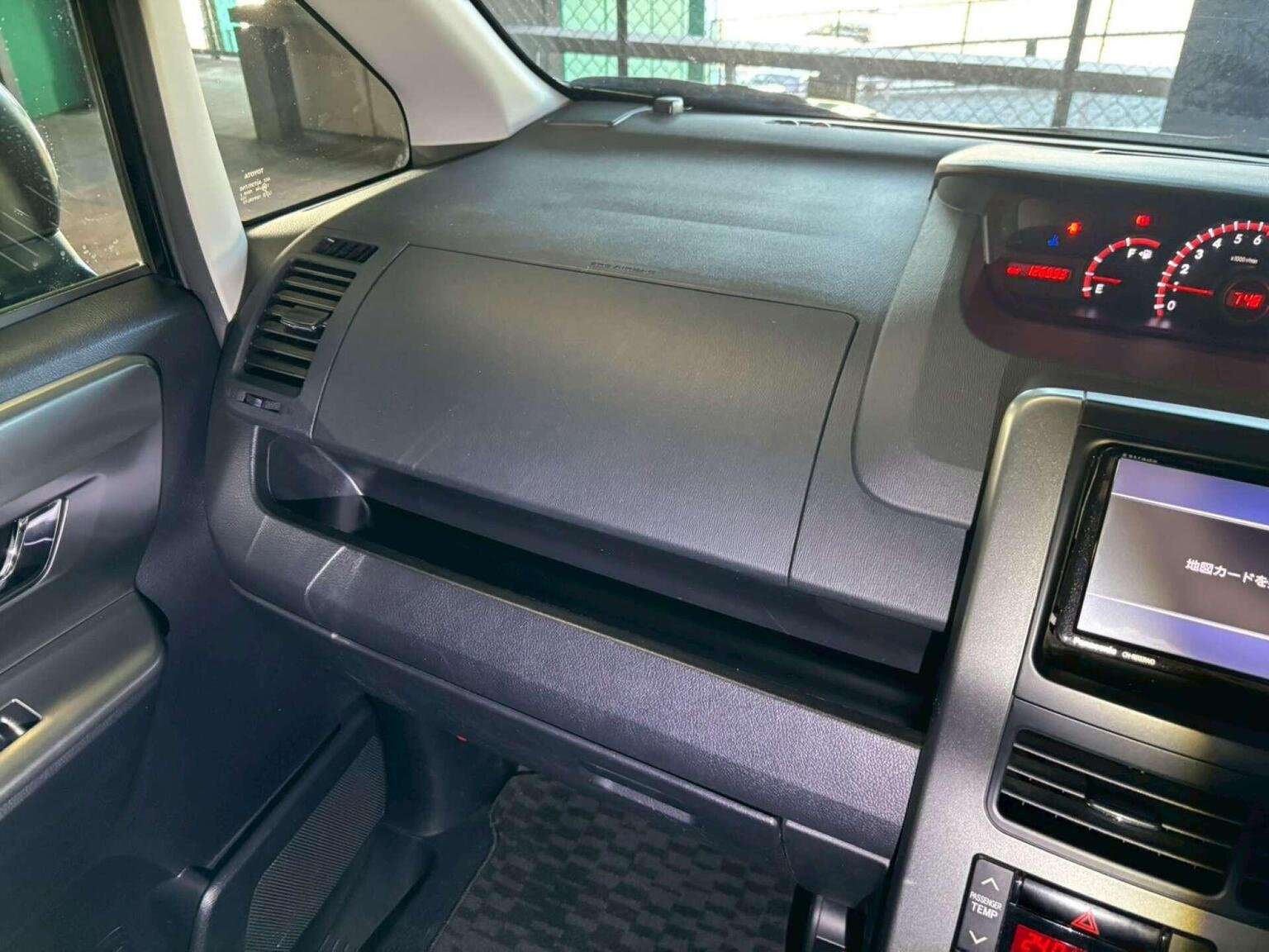 2012 TOYOTA VOXY 2012 TOYOTA VOXY