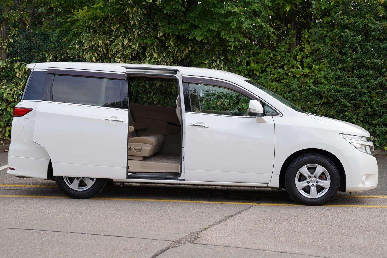 2011 NISSAN ELGRAND 2011 NISSAN ELGRAND