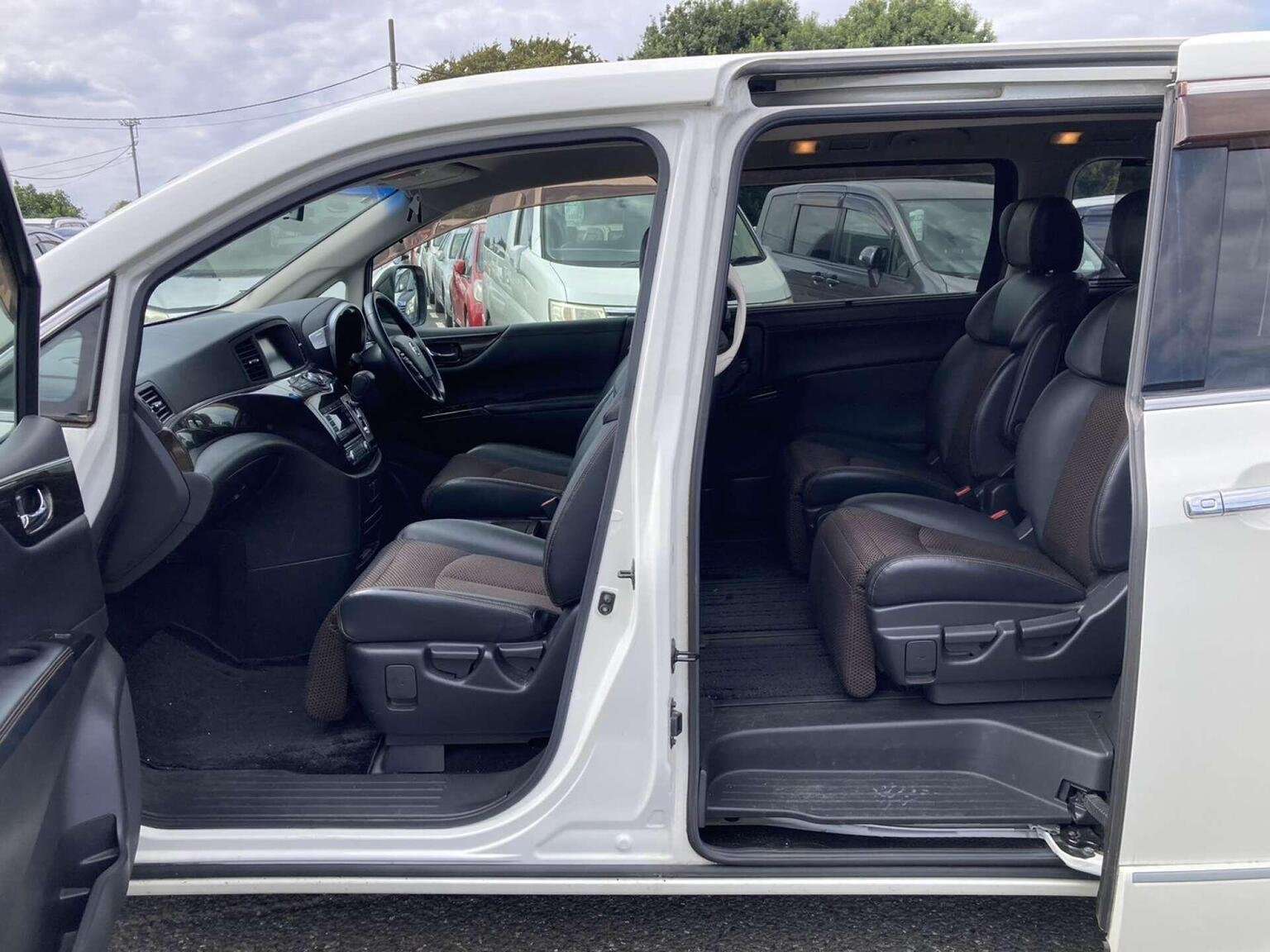 2010 NISSAN ELGRAND 2010 NISSAN ELGRAND