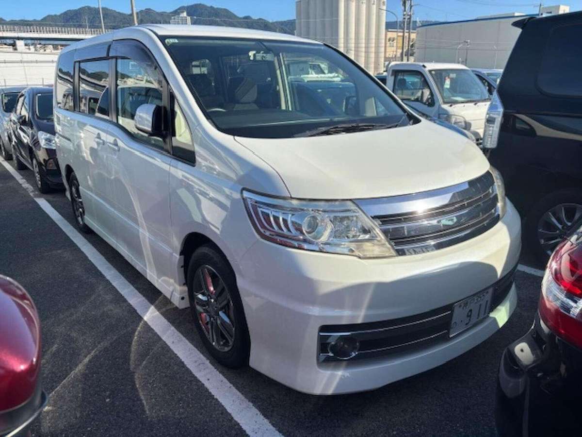Check out this Nissan Serena 2009 Petrol Automatic