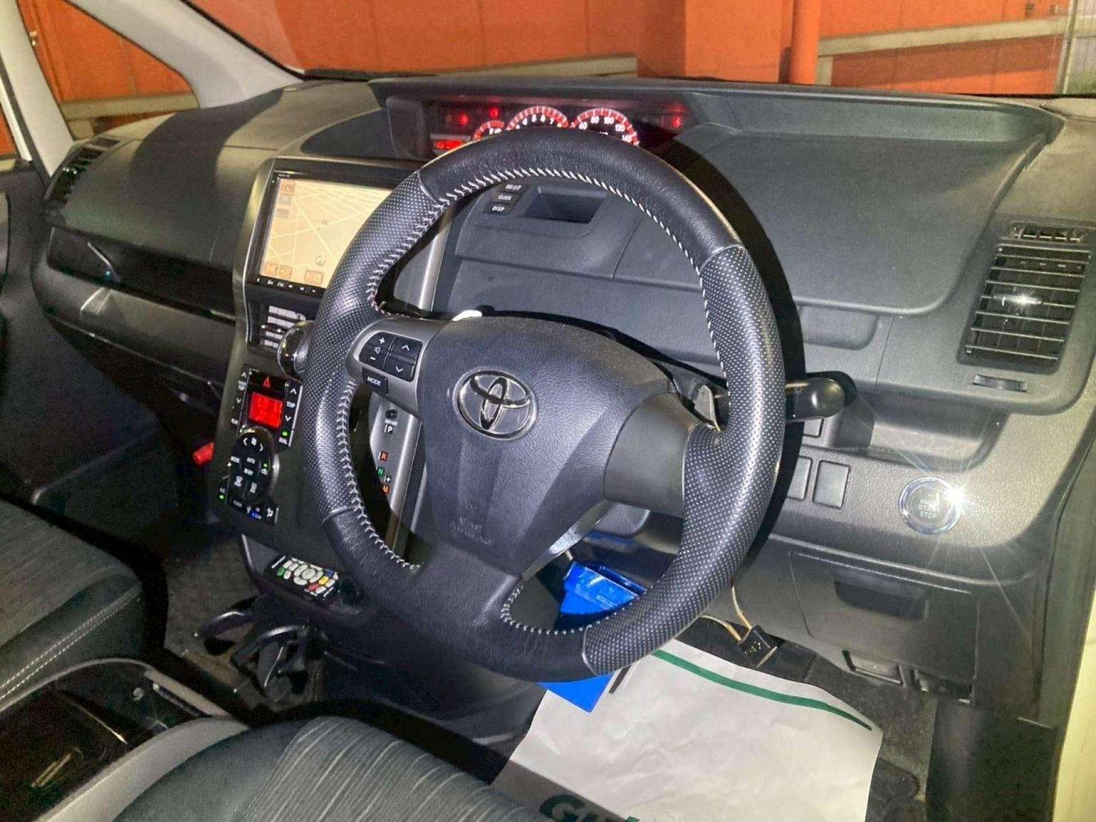 2012 TOYOTA VOXY 2012 TOYOTA VOXY