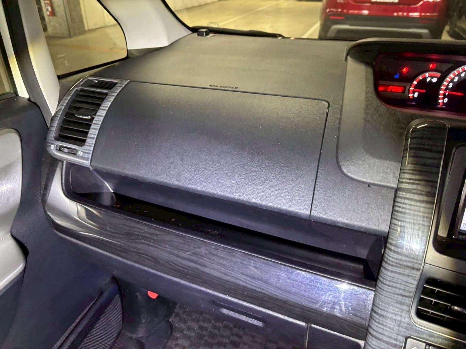 2010 TOYOTA VOXY 2010 TOYOTA VOXY