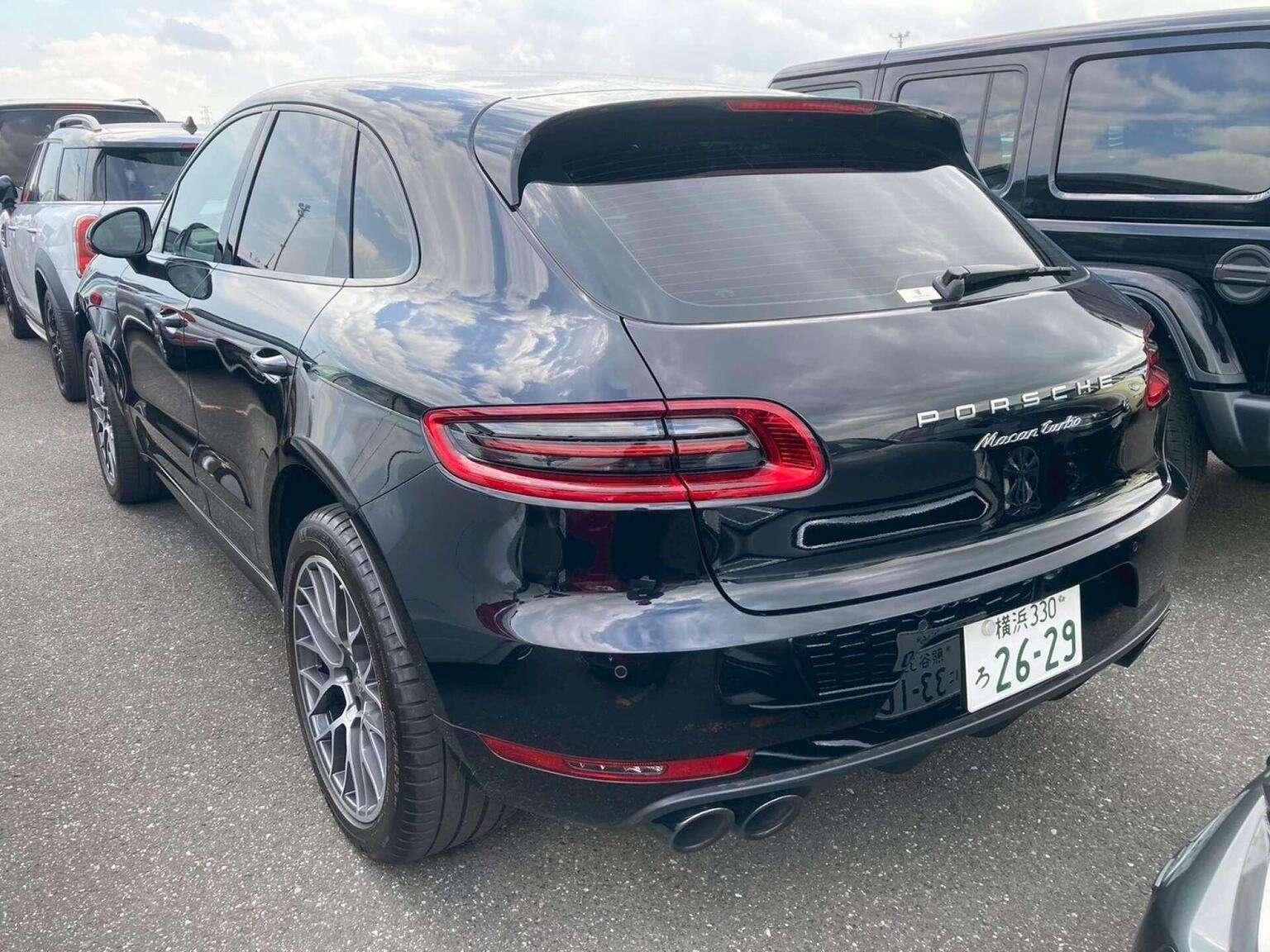 A 2017 PORSCHE MACAN 3.6T V6 Turbo PDK 4WD Euro 6 (s/s) 5dr A 2017 PORSCHE MACAN 3.6T V6 Turbo PDK 4WD Euro 6 (s/s) 5dr