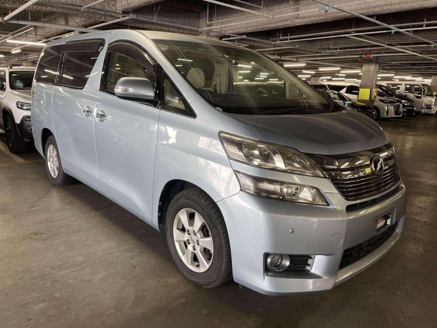 A 2012 TOYOTA VELLFIRE 2.4X 4WD A 2012 TOYOTA VELLFIRE 2.4X 4WD