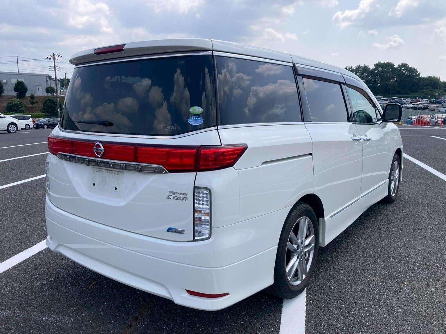 2010 NISSAN ELGRAND 2010 NISSAN ELGRAND