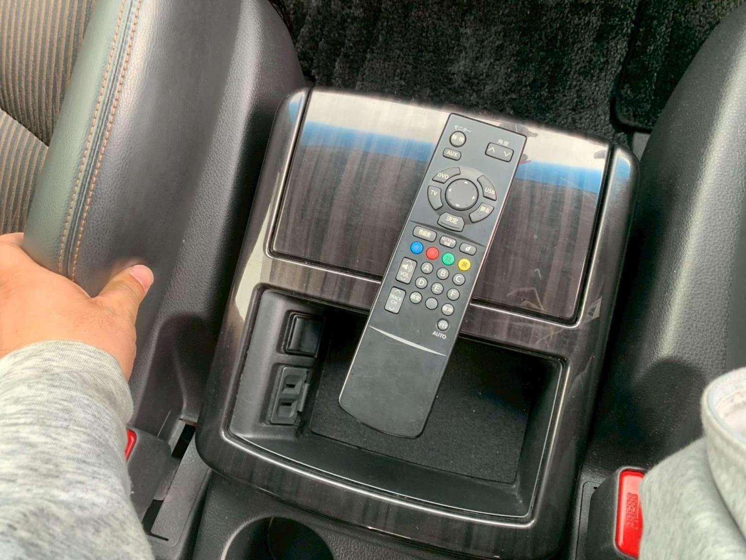 2014 NISSAN ELGRAND 2014 NISSAN ELGRAND