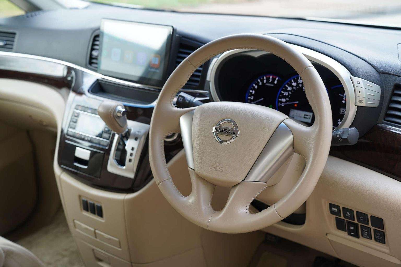 2011 NISSAN ELGRAND 2011 NISSAN ELGRAND