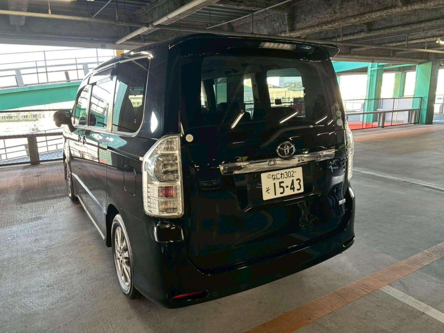 A 2012 TOYOTA VOXY 2.0 ZS Kirameki II 5dr 8 Seats A 2012 TOYOTA VOXY 2.0 ZS Kirameki II 5dr 8 Seats