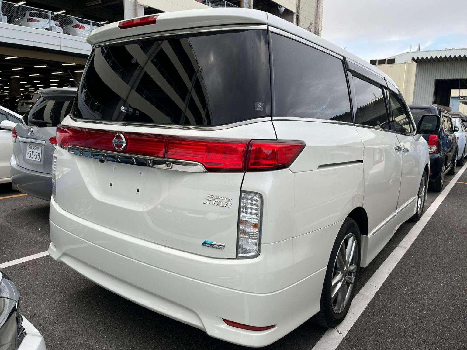 2012 NISSAN ELGRAND 2012 NISSAN ELGRAND