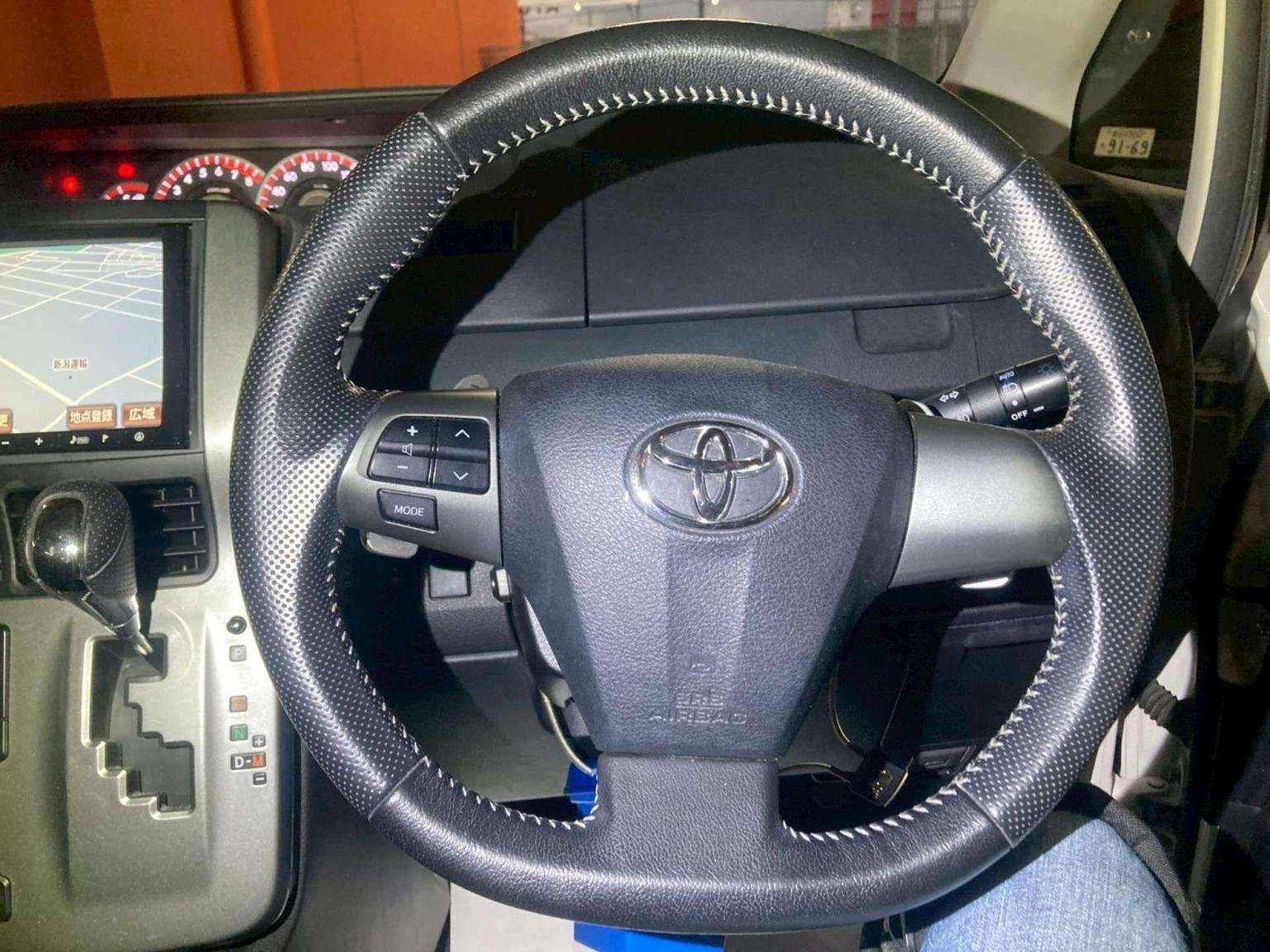 2012 TOYOTA VOXY 2012 TOYOTA VOXY