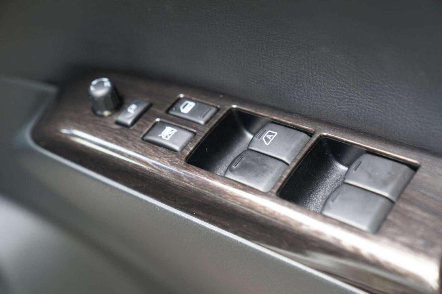 2011 NISSAN ELGRAND 2011 NISSAN ELGRAND