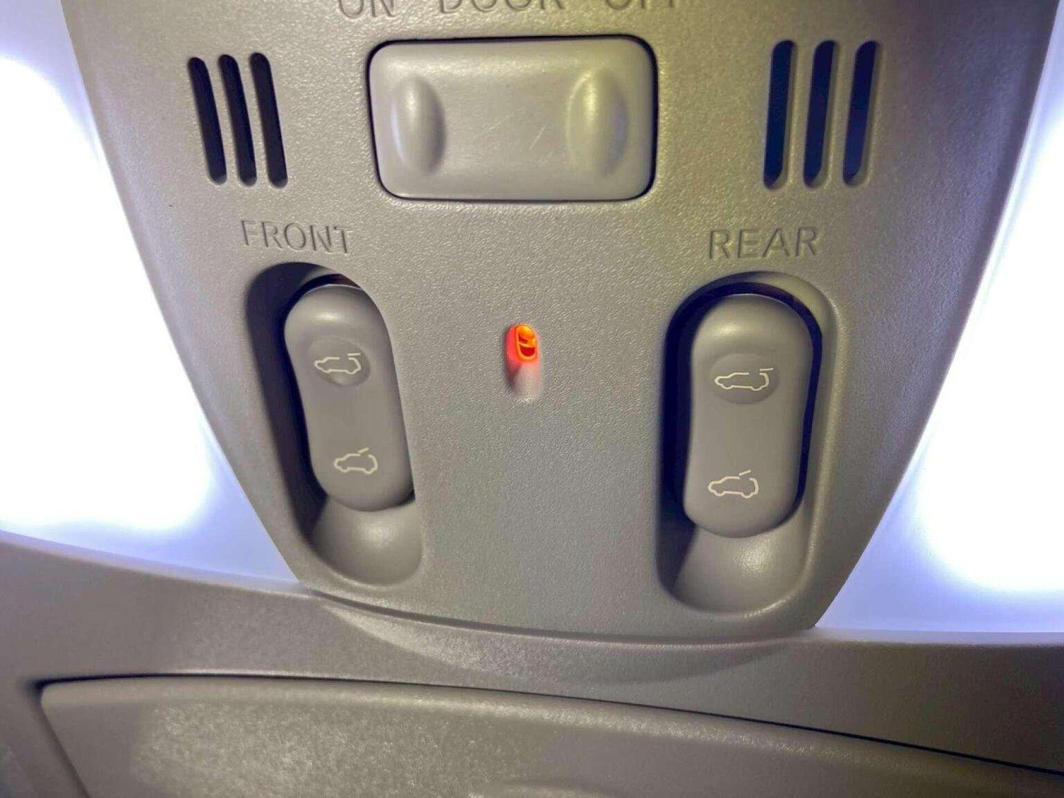 2010 NISSAN ELGRAND 2010 NISSAN ELGRAND