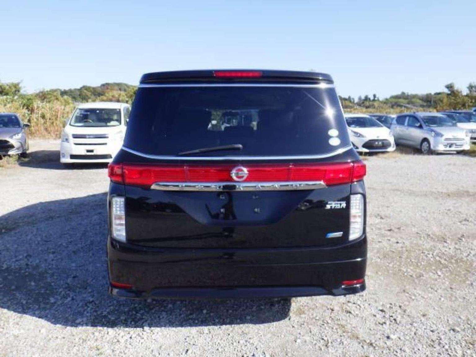 A 2010 NISSAN ELGRAND 250 HIGHWAY STAR A 2010 NISSAN ELGRAND 250 HIGHWAY STAR