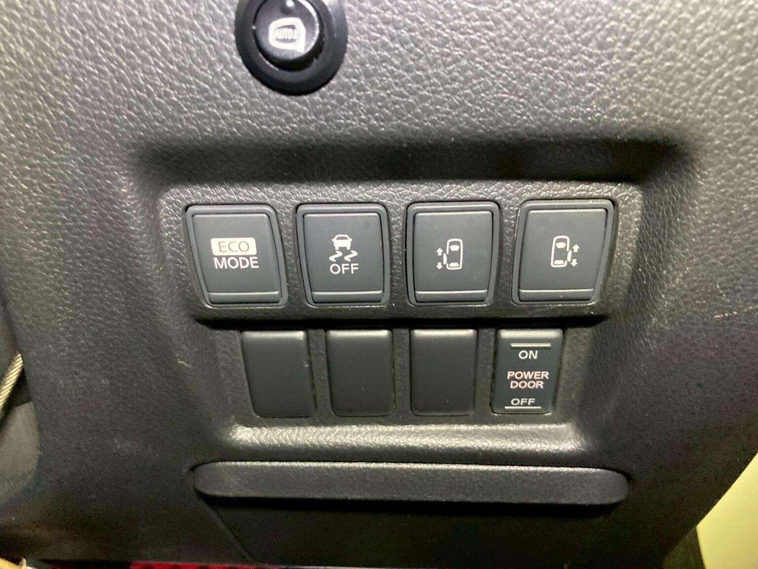 2010 NISSAN ELGRAND 2010 NISSAN ELGRAND