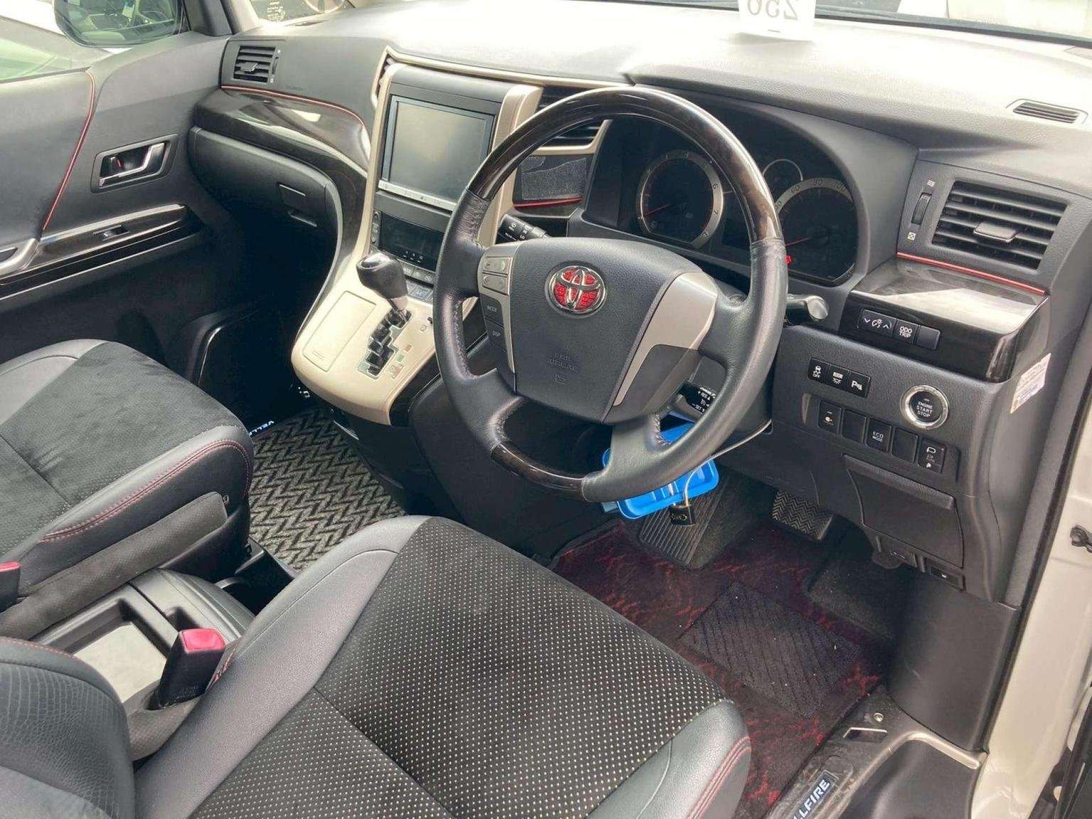 2013 TOYOTA VELLFIRE 2013 TOYOTA VELLFIRE