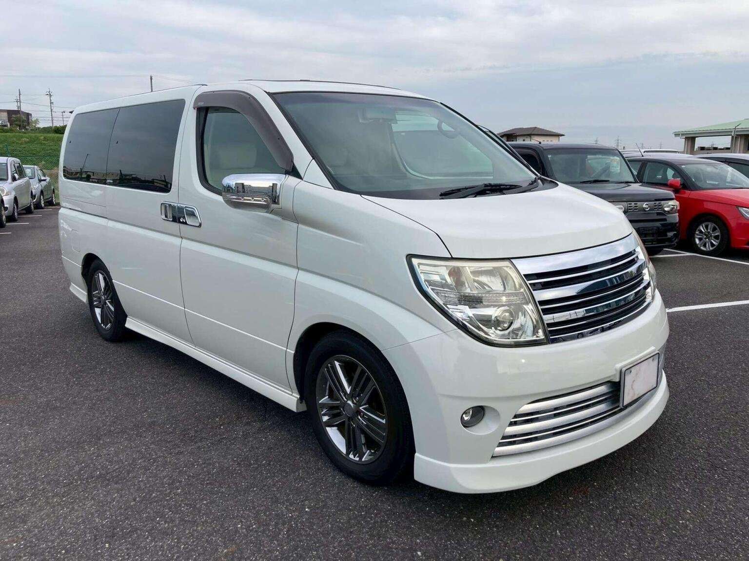 A 2006 NISSAN ELGRAND 3.5 Rider 4WD 5dr 8 Seats A 2006 NISSAN ELGRAND 3.5 Rider 4WD 5dr 8 Seats