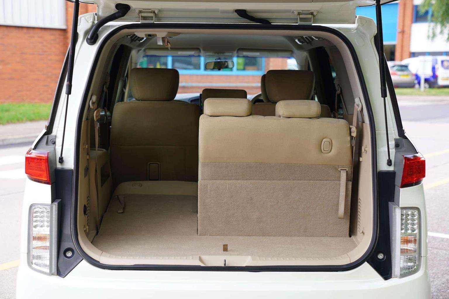 2011 NISSAN ELGRAND 2011 NISSAN ELGRAND