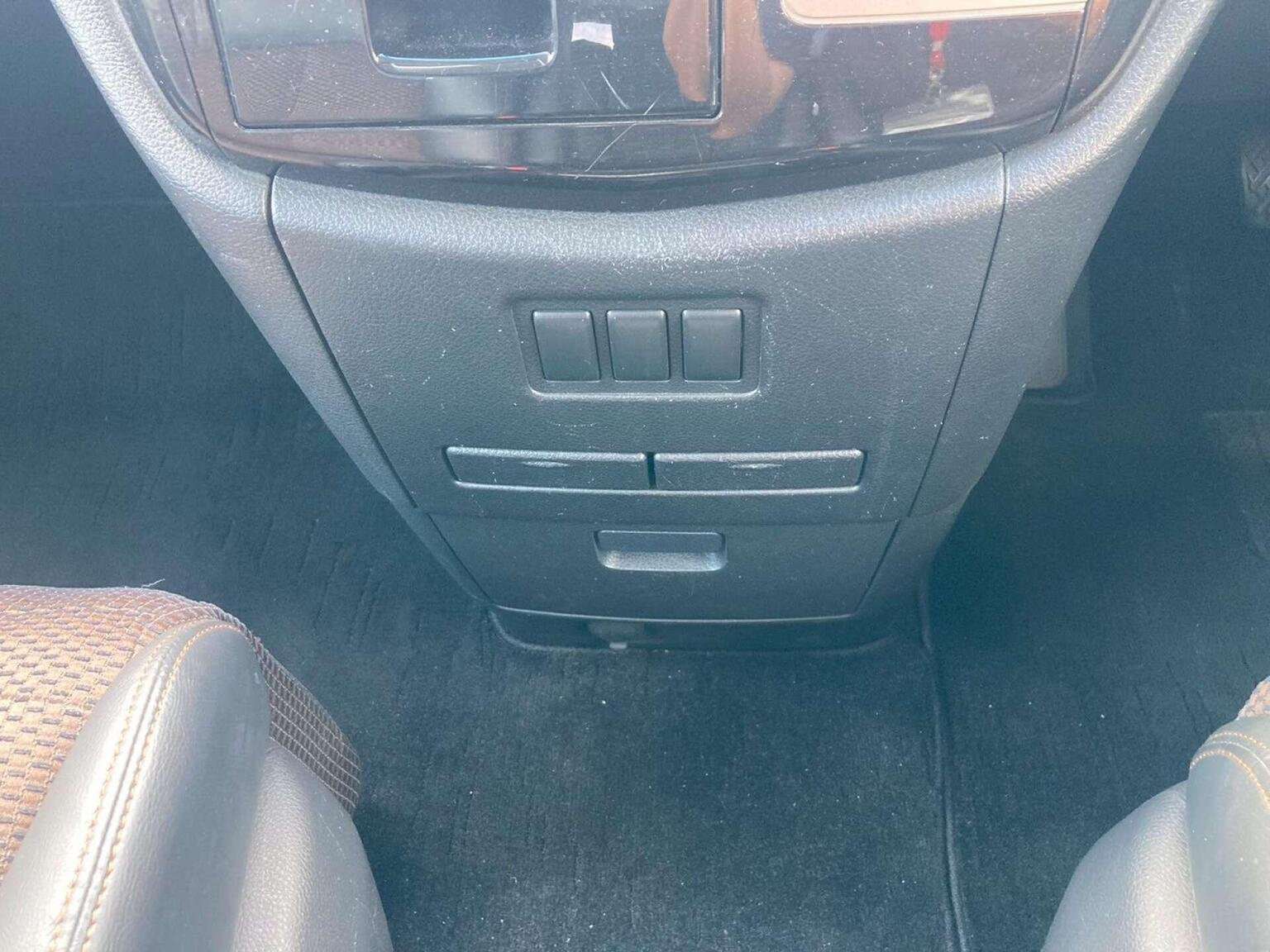 2010 NISSAN ELGRAND 2010 NISSAN ELGRAND