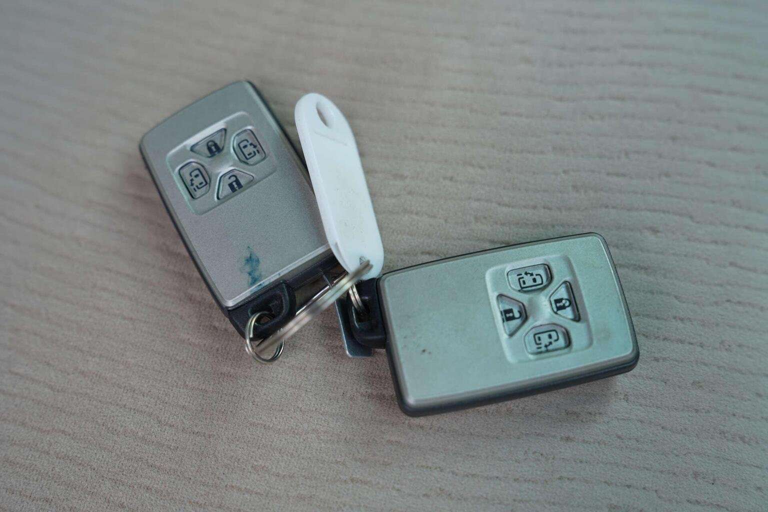 2010 TOYOTA ALPHARD 2010 TOYOTA ALPHARD