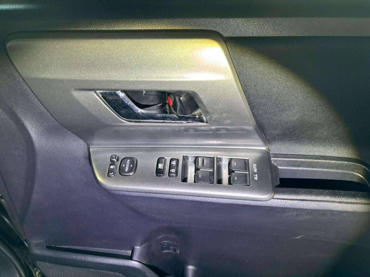 2012 TOYOTA VOXY 2012 TOYOTA VOXY