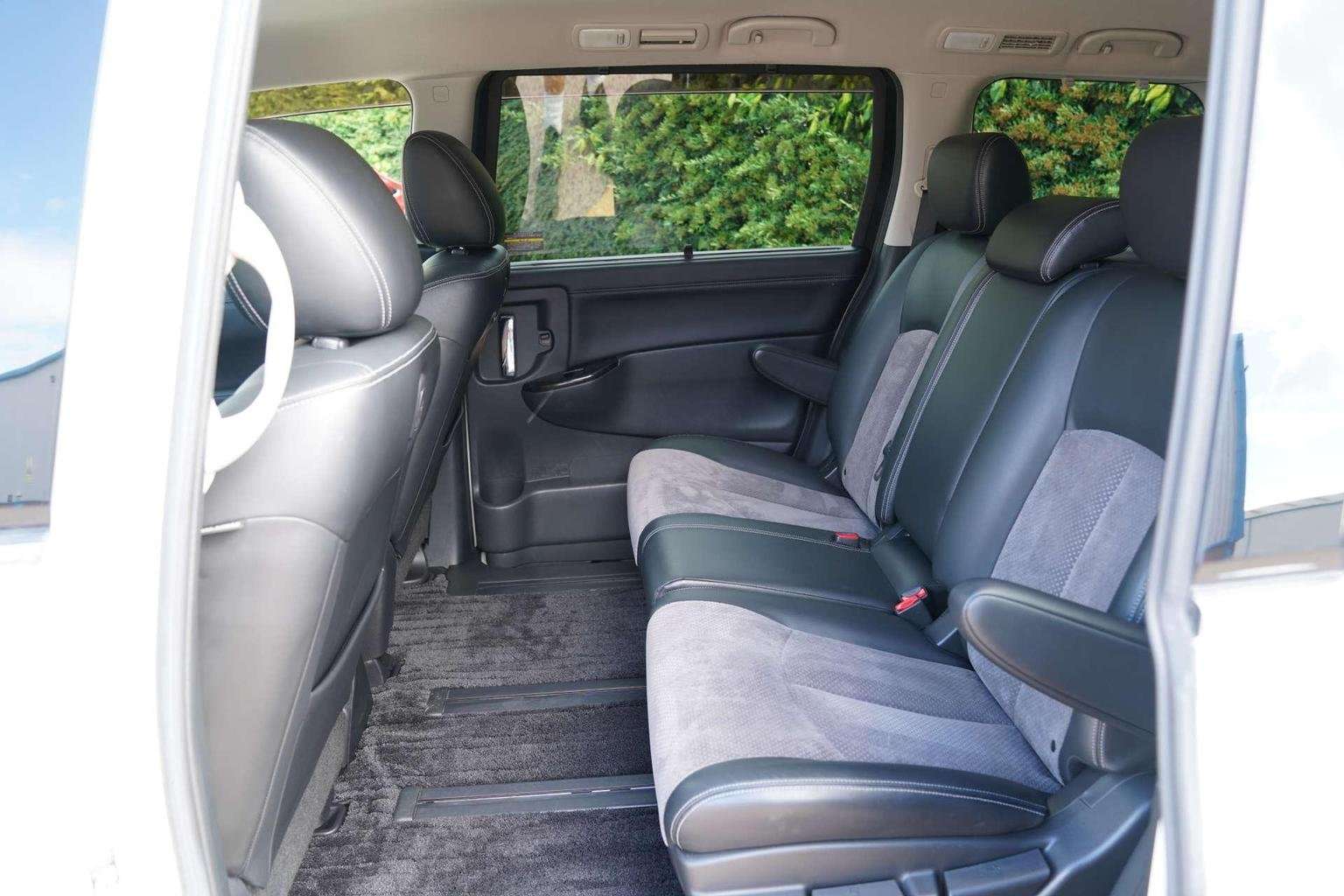 2010 NISSAN ELGRAND 2010 NISSAN ELGRAND