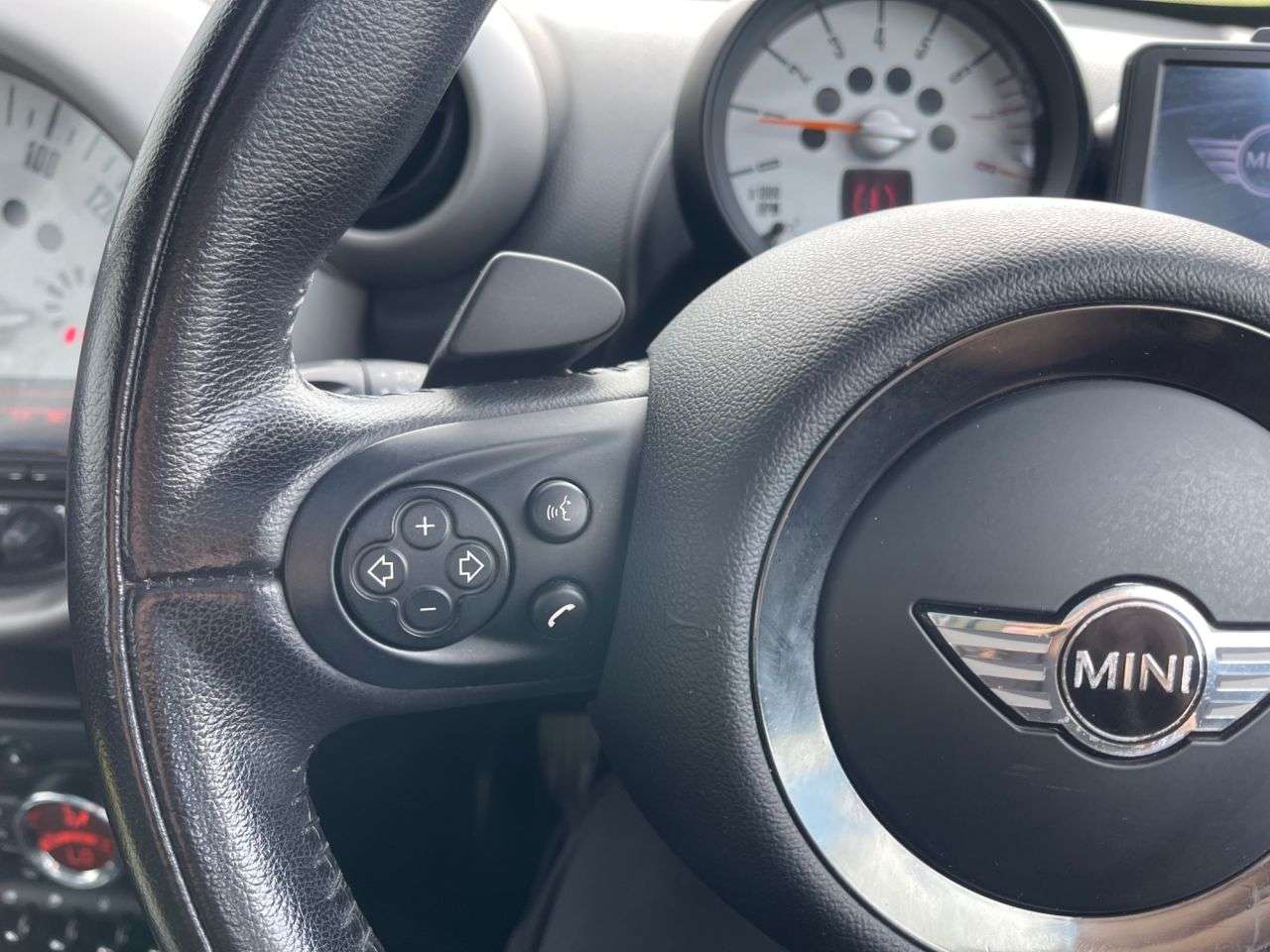 2011 MINI COUNTRYMAN 2011 MINI COUNTRYMAN