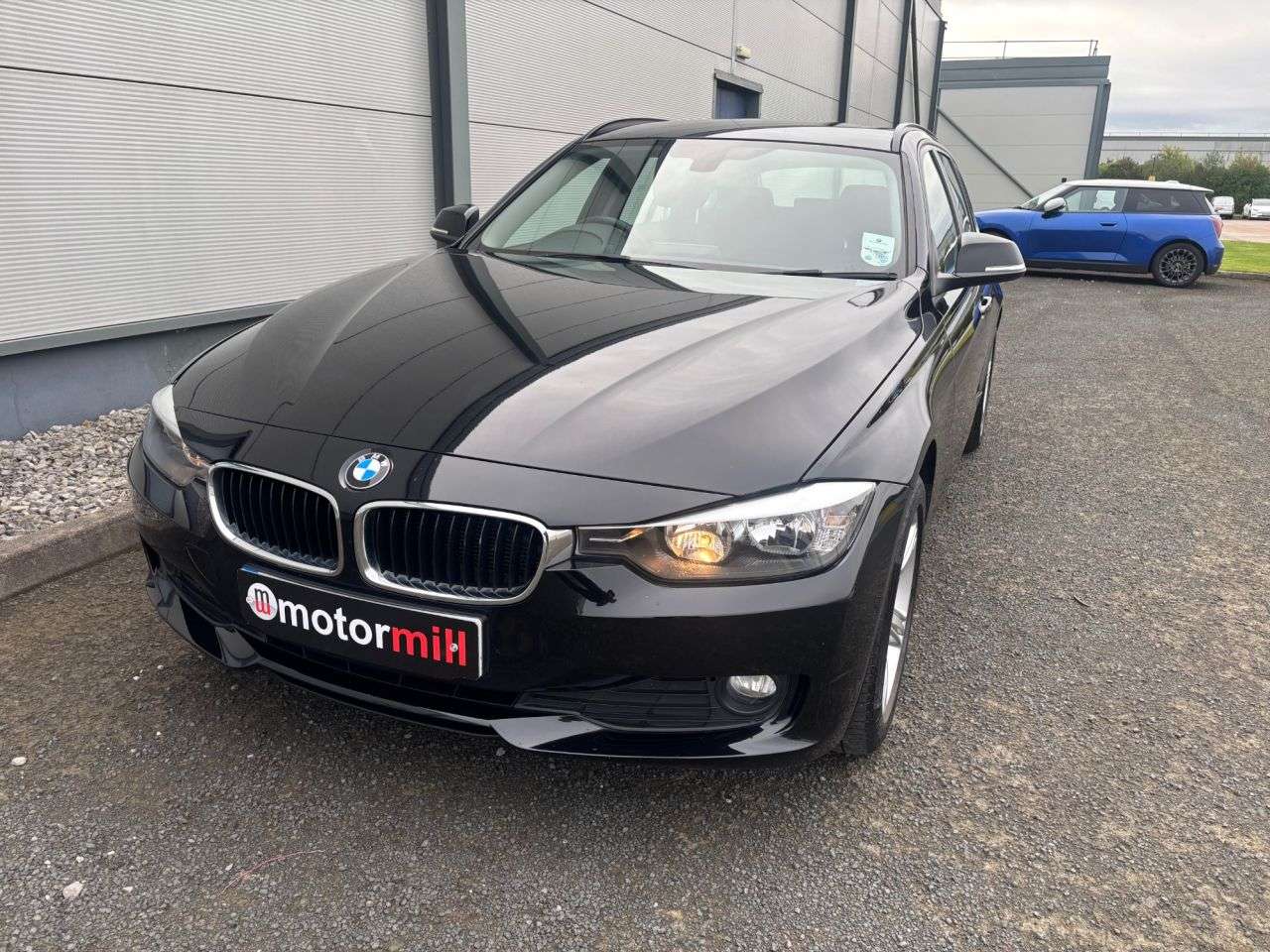A 2014 BMW 3 SERIES 2.0 320d SE Touring 5dr Diesel Auto xDrive Euro 5 (s/s) (184 ps) PARKING SE A 2014 BMW 3 SERIES 2.0 320d SE Touring 5dr Diesel Auto xDrive Euro 5 (s/s) (184 ps) PARKING SE