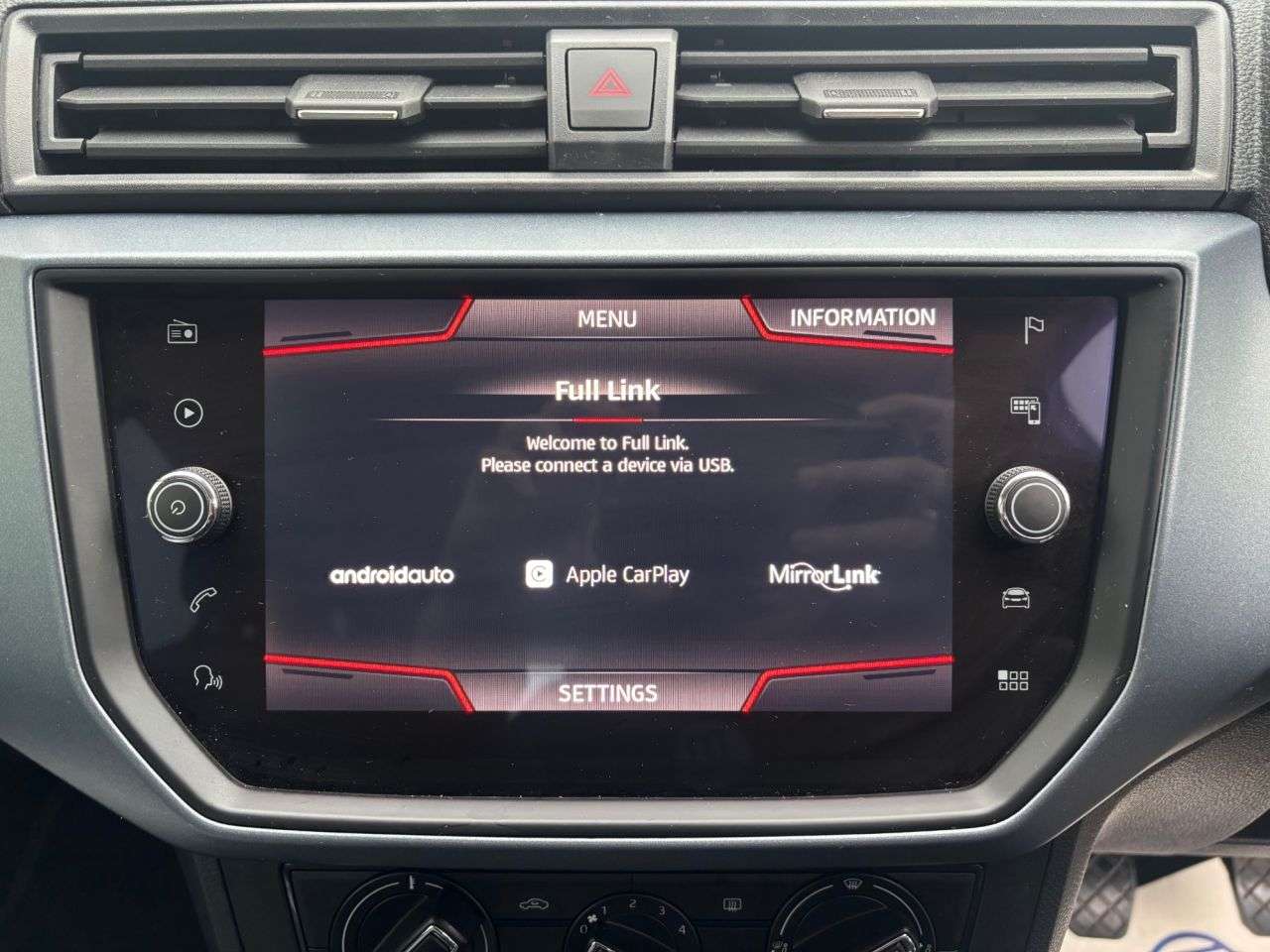 A 2019 SEAT ARONA 1.0 TSI GPF SE Technology SUV 5dr Petrol Manual Euro 6 (s/s) (95 ps) SAT NA A 2019 SEAT ARONA 1.0 TSI GPF SE Technology SUV 5dr Petrol Manual Euro 6 (s/s) (95 ps) SAT NA