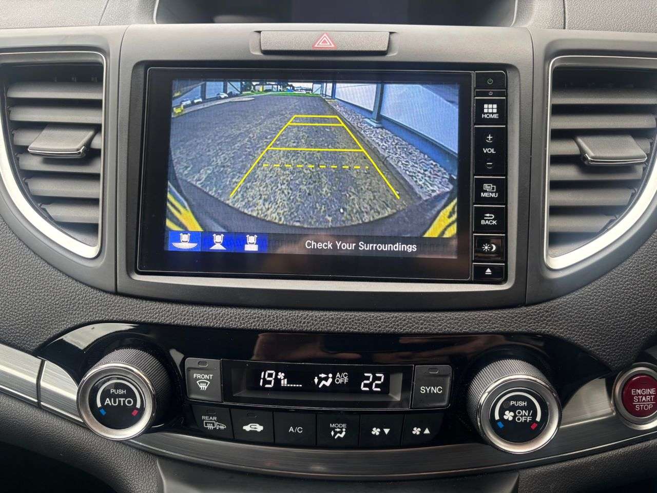 A 2017 HONDA CR-V 1.6 i-DTEC EX SUV 5dr Diesel Auto 4WD Euro 6 (160 ps) REVERSE PARK CAMERA A 2017 HONDA CR-V 1.6 i-DTEC EX SUV 5dr Diesel Auto 4WD Euro 6 (160 ps) REVERSE PARK CAMERA