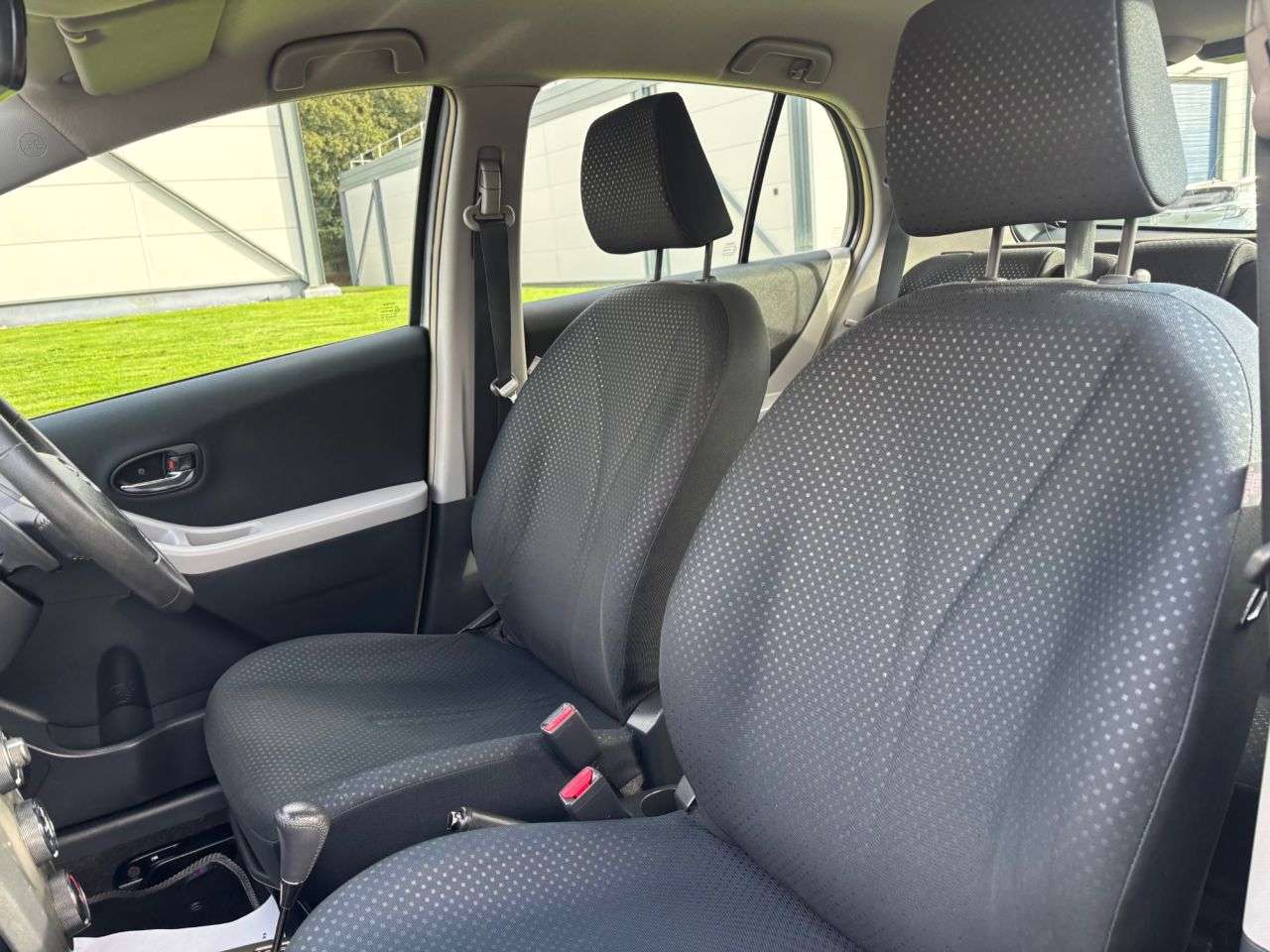 2010 TOYOTA YARIS 2010 TOYOTA YARIS