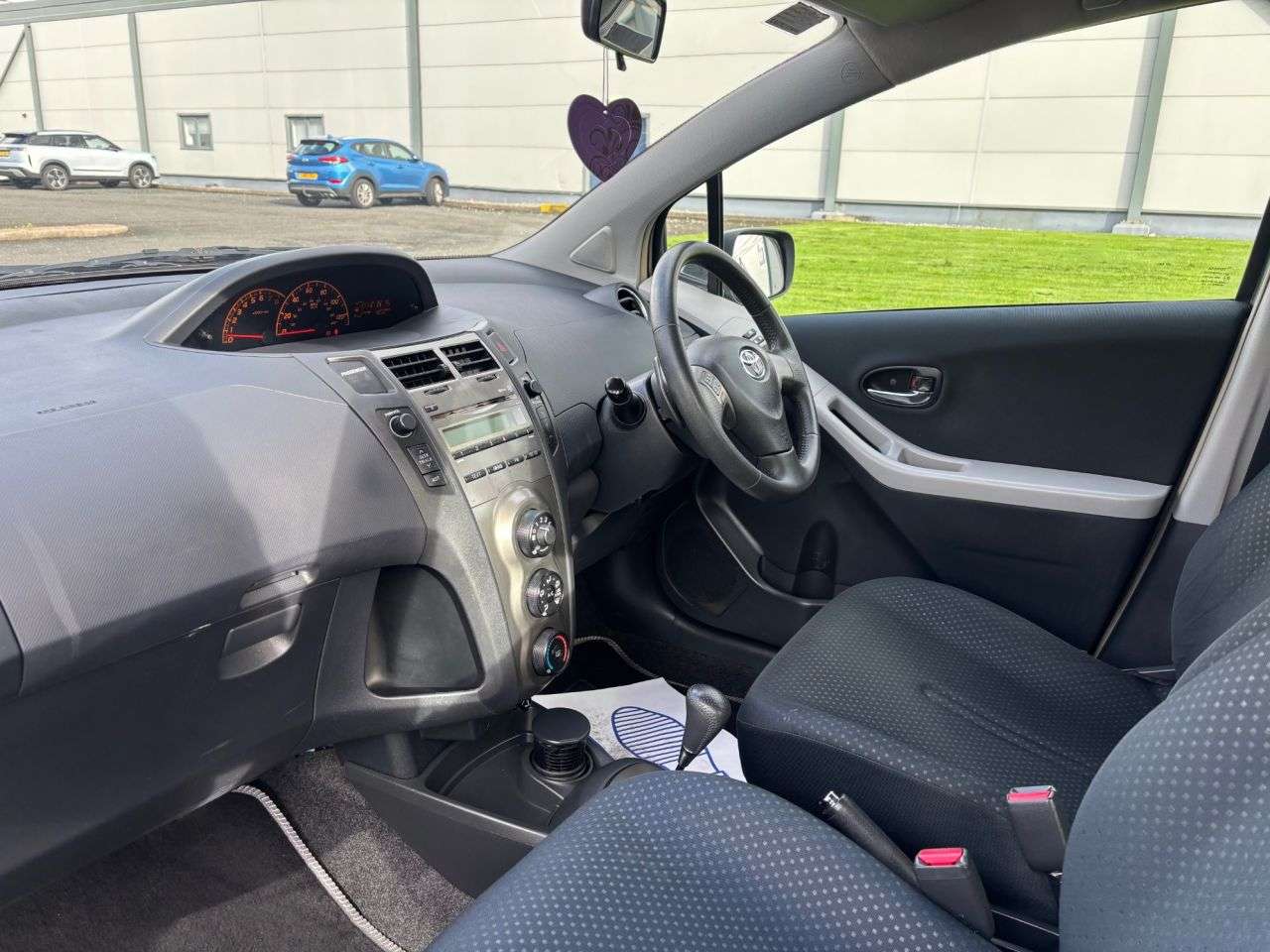 2010 TOYOTA YARIS 2010 TOYOTA YARIS