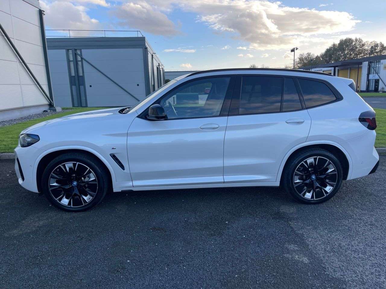 2022 BMW IX3 2022 BMW IX3