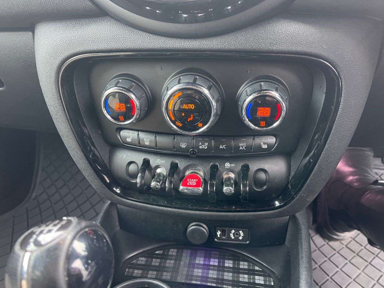 2016 MINI CLUBMAN 2016 MINI CLUBMAN