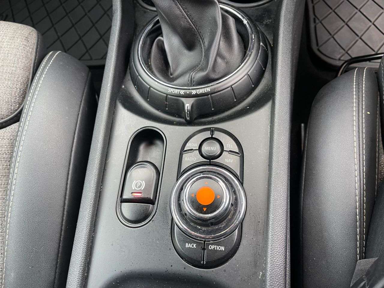 2016 MINI CLUBMAN 2016 MINI CLUBMAN