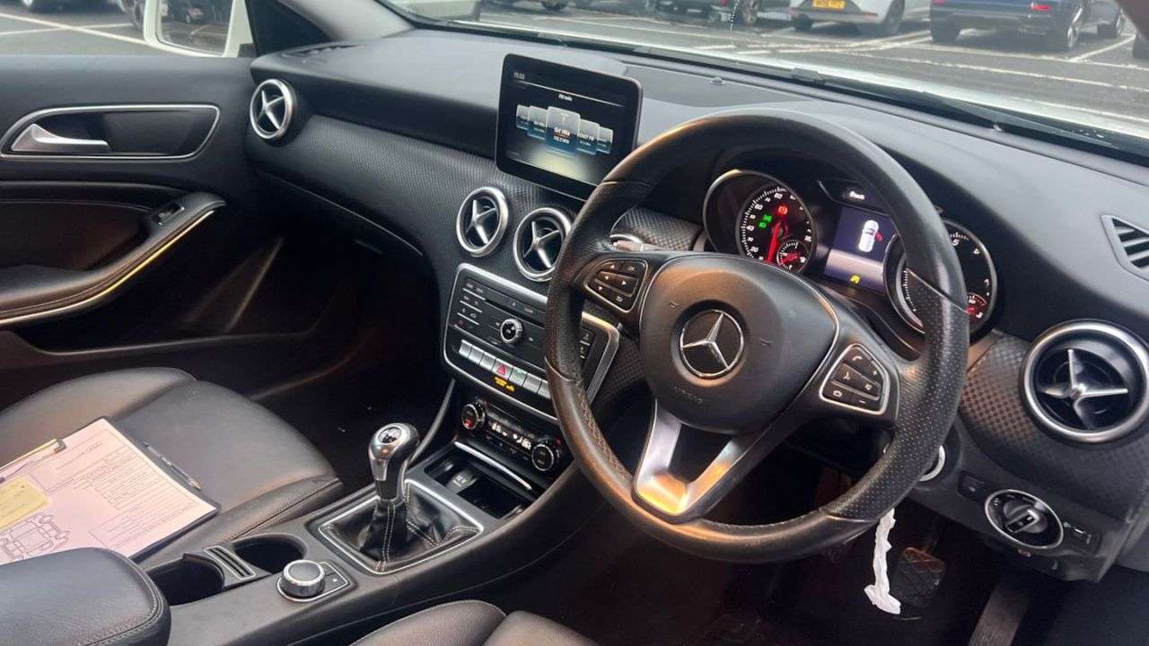 A 2017 MERCEDES-BENZ A-CLASS 1.6 A160 Sport Hatchback 5dr Petrol Manual Euro 6 (s/s) (102 ps) CRUISE CON A 2017 MERCEDES-BENZ A-CLASS 1.6 A160 Sport Hatchback 5dr Petrol Manual Euro 6 (s/s) (102 ps) CRUISE CON