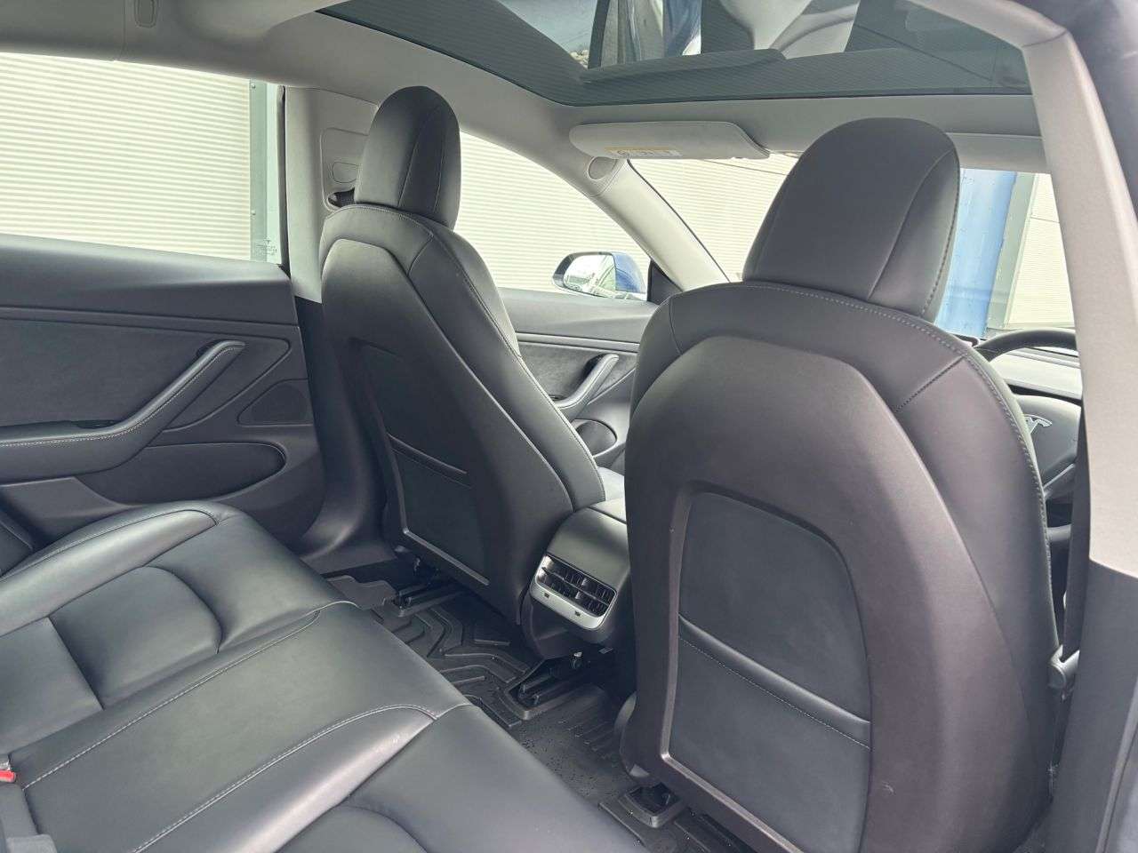 0 TESLA MODEL 3 0 TESLA MODEL 3